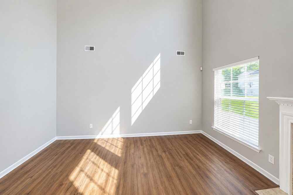 7215 Hathaway Ct - Photo 4 of 16