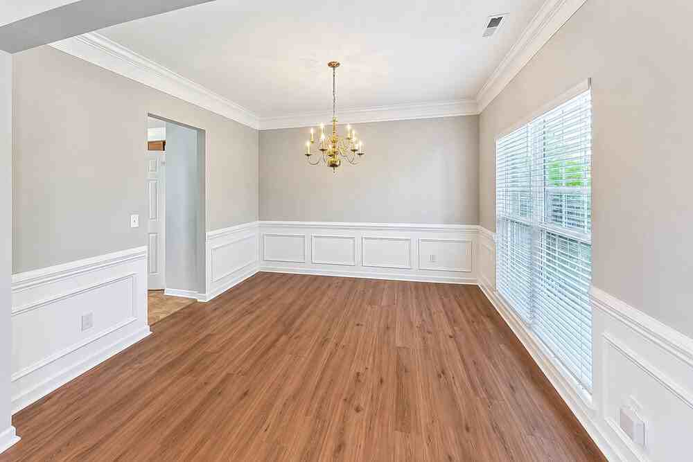 7215 Hathaway Ct - Photo 5 of 16
