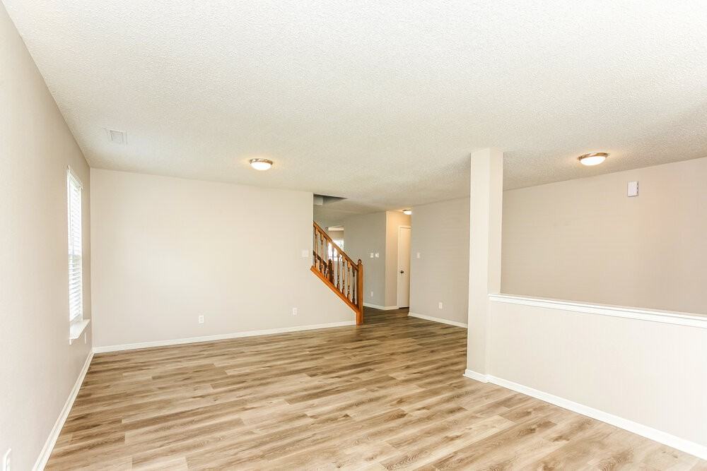 5739 N Jefferson Dr - Photo 5 of 17