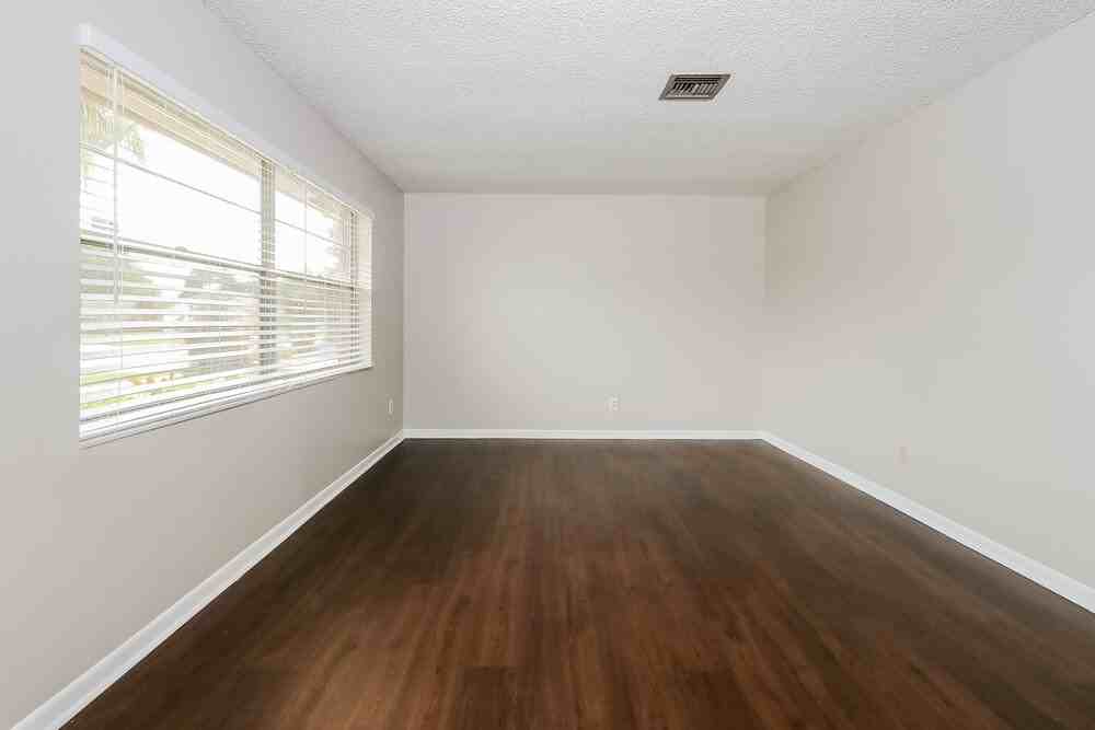 156 Cordoba Cir - Photo 5 of 16