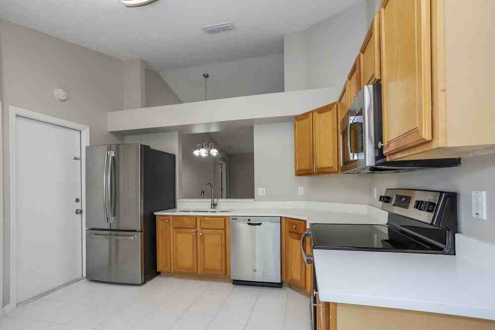 5910 Erhardt Dr - Photo 5 of 16