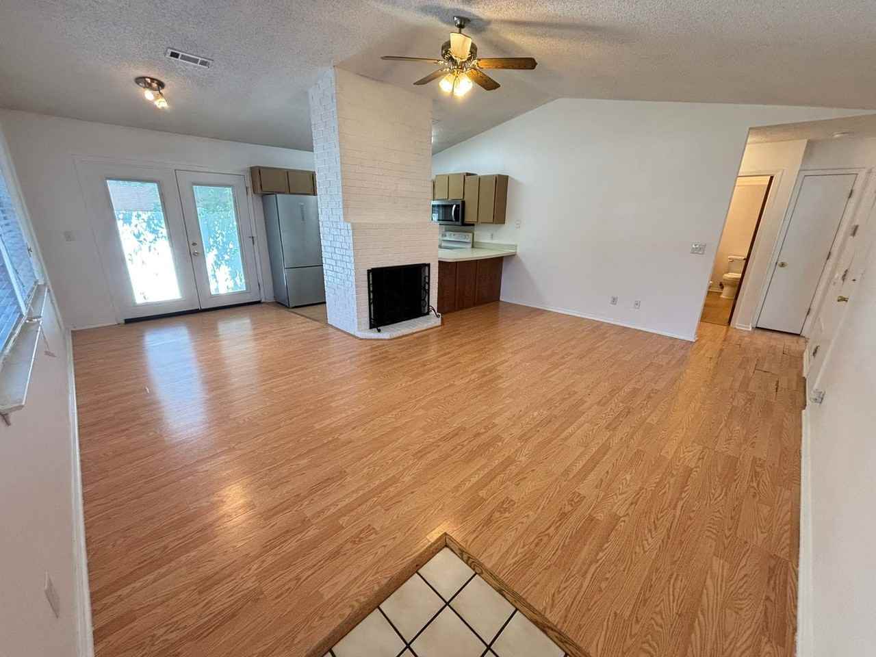 1752 N Garland Ave - Photo 3 of 15
