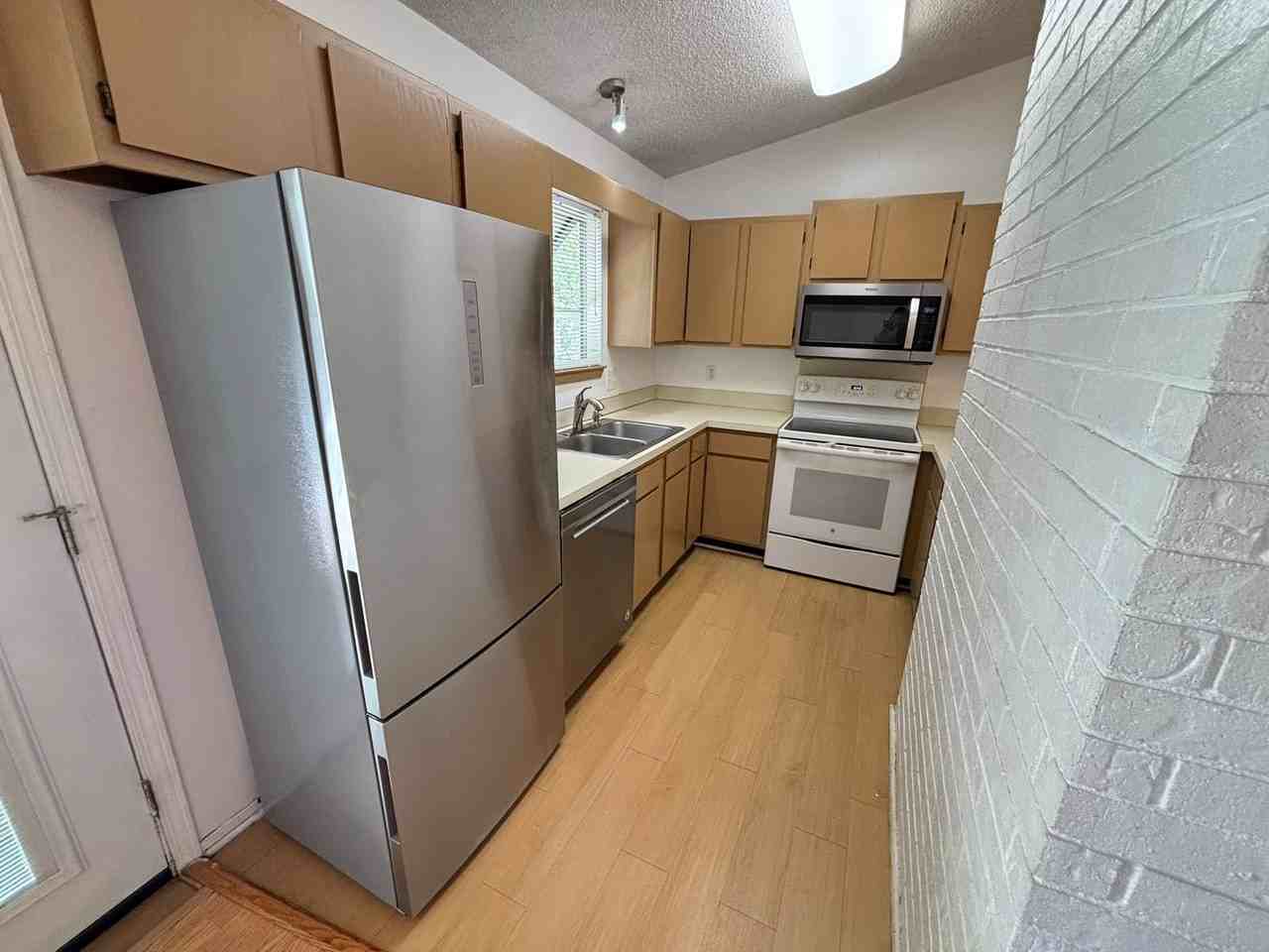 1752 N Garland Ave - Photo 6 of 15