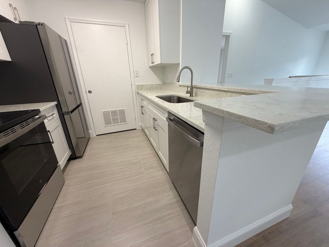 14880 Pleasant Bay Ln #2205 - Photo 4 of 19