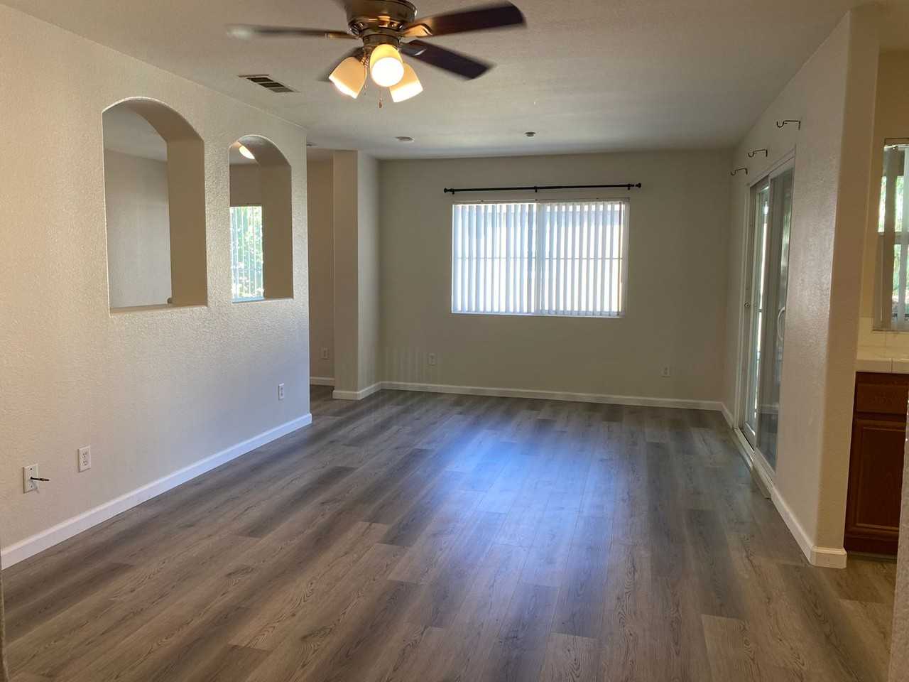 25794 Iris Ave #A - Photo 3 of 30