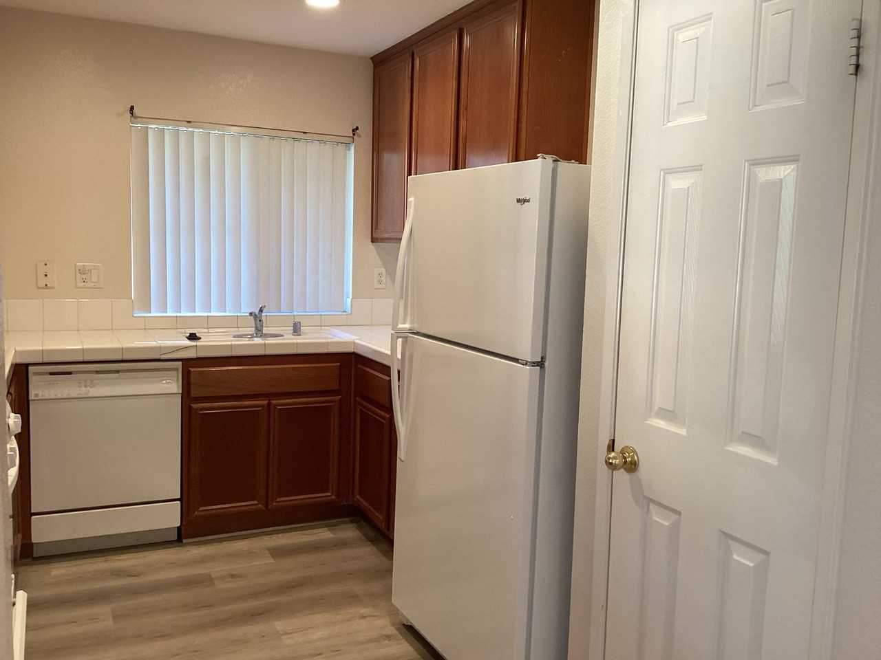 25794 Iris Ave #A - Photo 5 of 30