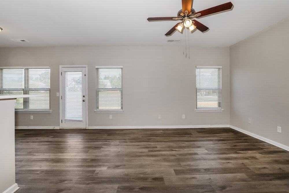 175 Biscayne Ter - Photo 4 of 17