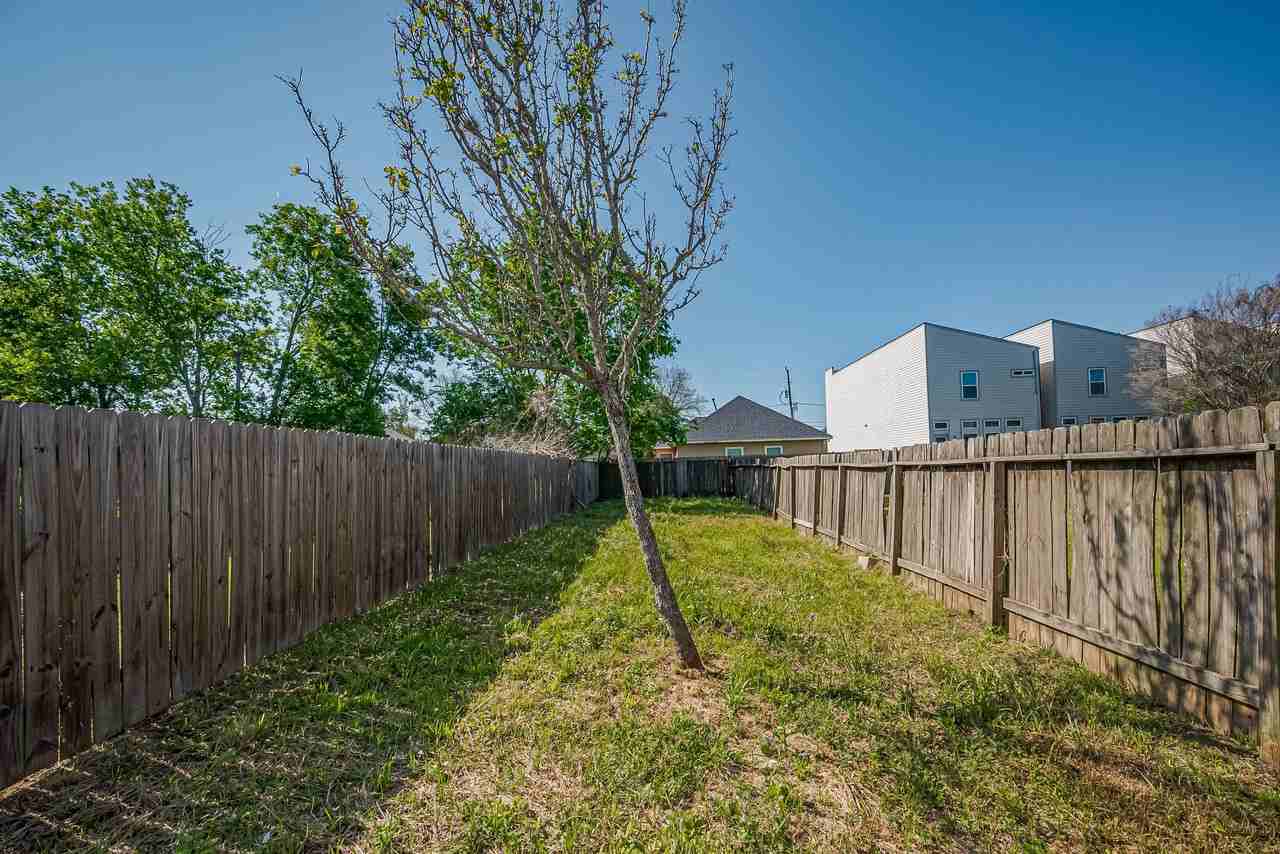 Maggie St - Photo 5 of 19