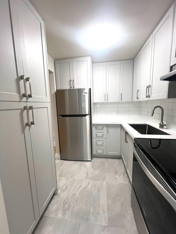 116 Hickory St N - Photo 2 of 6