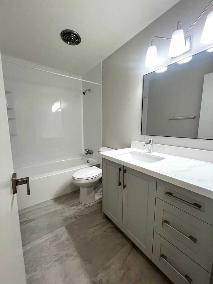 116 Hickory St N - Photo 3 of 6