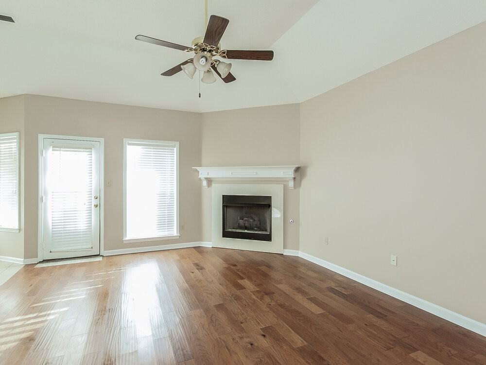 8693 Bell Ridge Dr - Photo 2 of 13