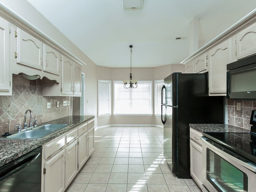 8693 Bell Ridge Dr - Photo 5 of 13