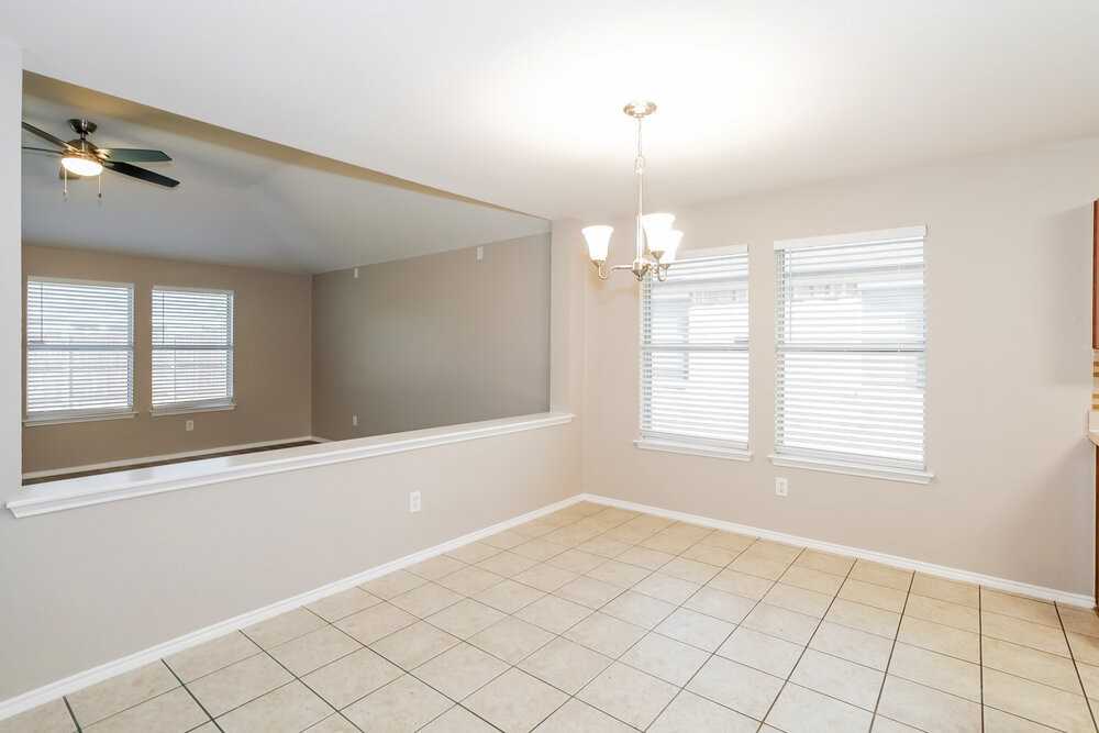 217 Hilltop Dr - Photo 5 of 16