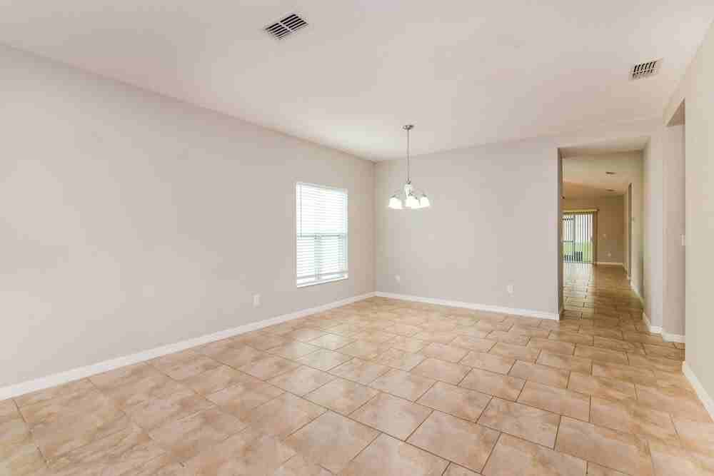 346 Vitoria Rd - Photo 3 of 16