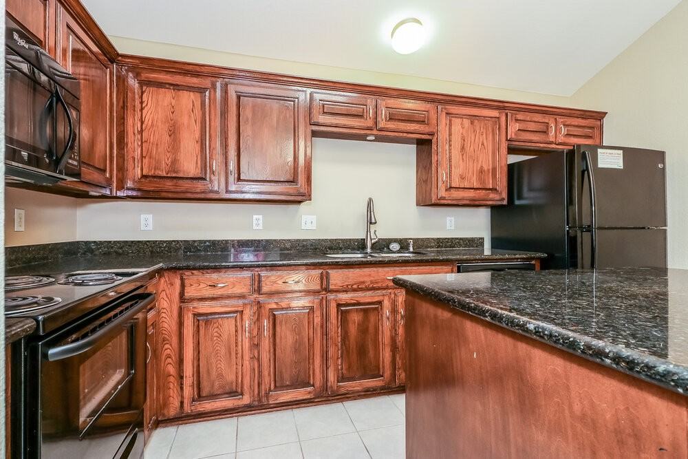 7732 Stonebank Ct - Photo 6 of 15