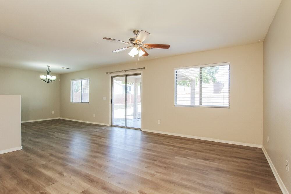 8616 W Superior Ave - Photo 5 of 17