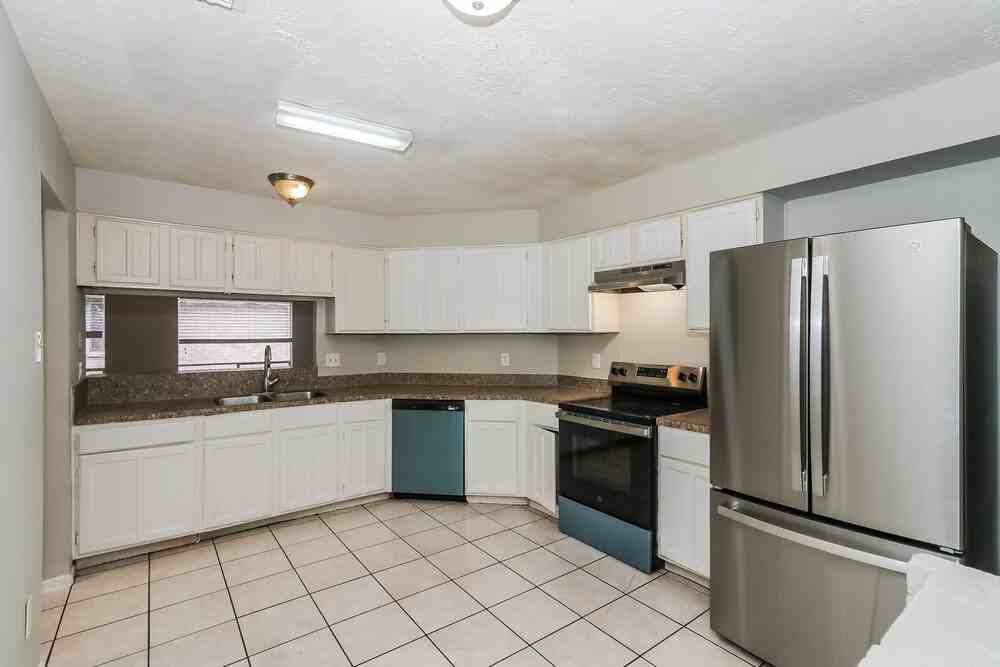 20015 Bishops Gate Ln - Photo 7 of 16