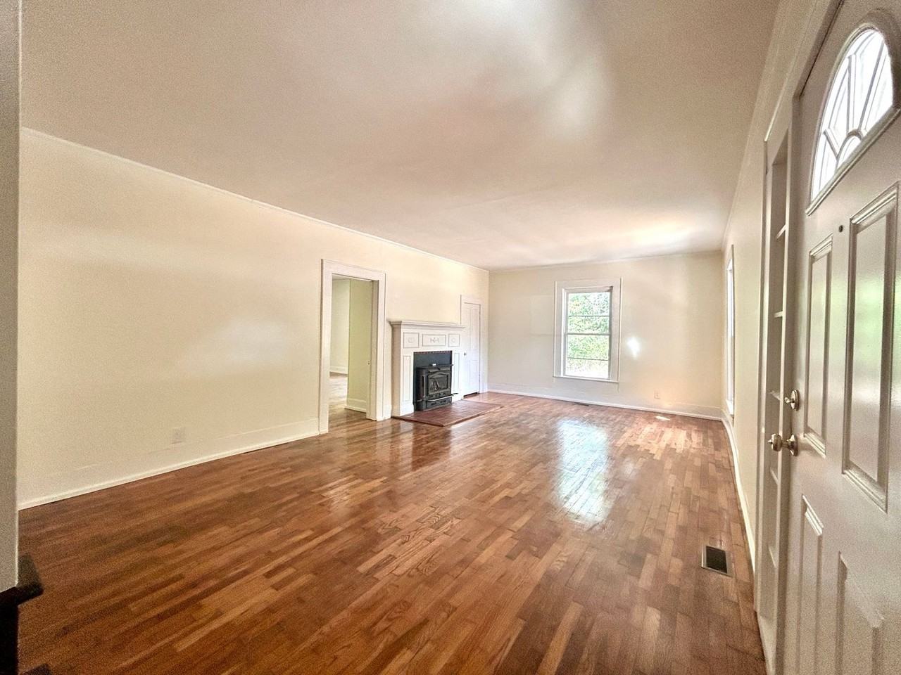 1548 E Mission Blvd - Photo 7 of 35
