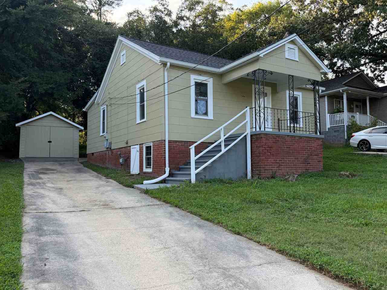 506 Lakeside Ave