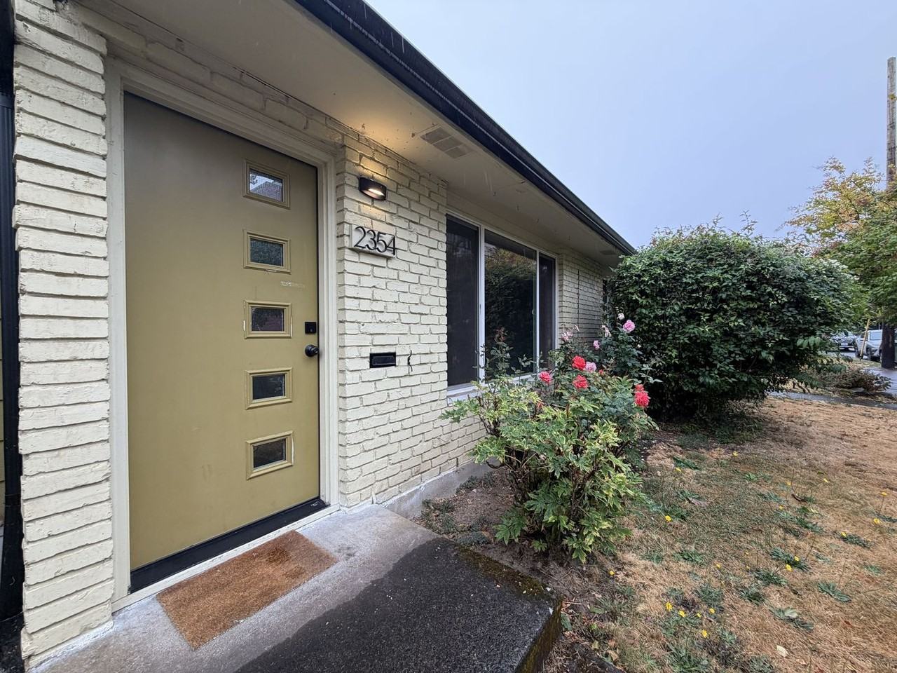 2354 Se 48th Ave - Photo 4 of 34