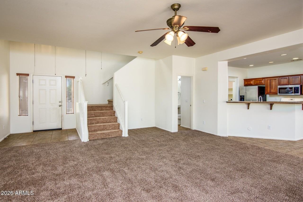 44640 W Yucca Ln - Photo 4 of 34