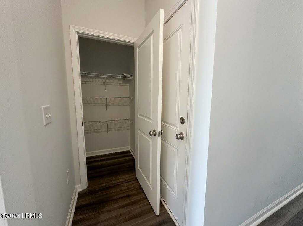 81 Chestnut St - Photo 3 of 26