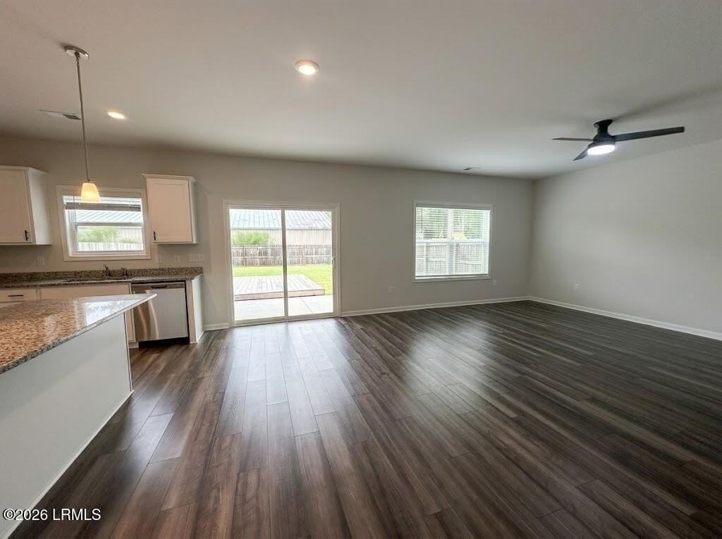 81 Chestnut St - Photo 4 of 26