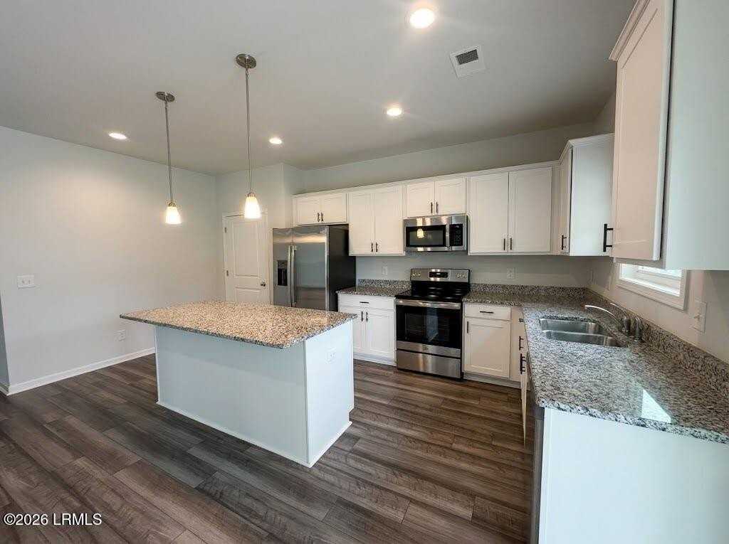 81 Chestnut St - Photo 7 of 26
