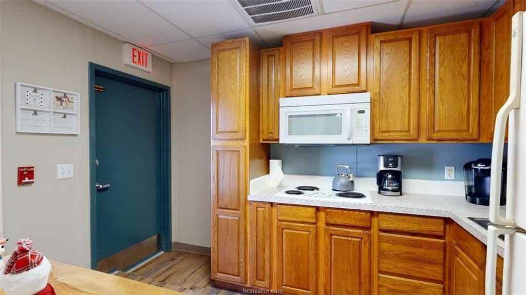 5585 Straub Rd #102 - Photo 4 of 22