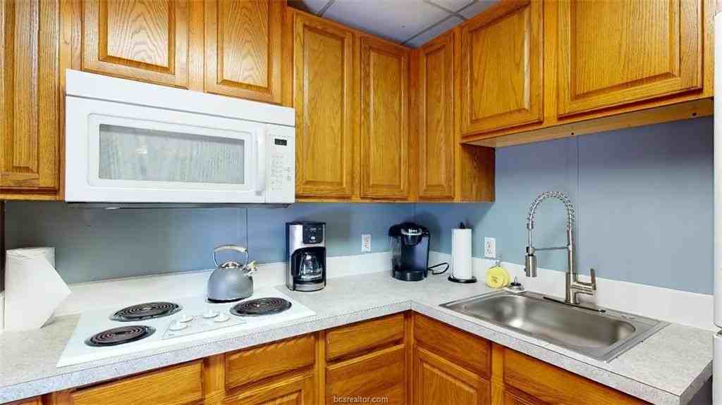 5585 Straub Rd #102 - Photo 6 of 22