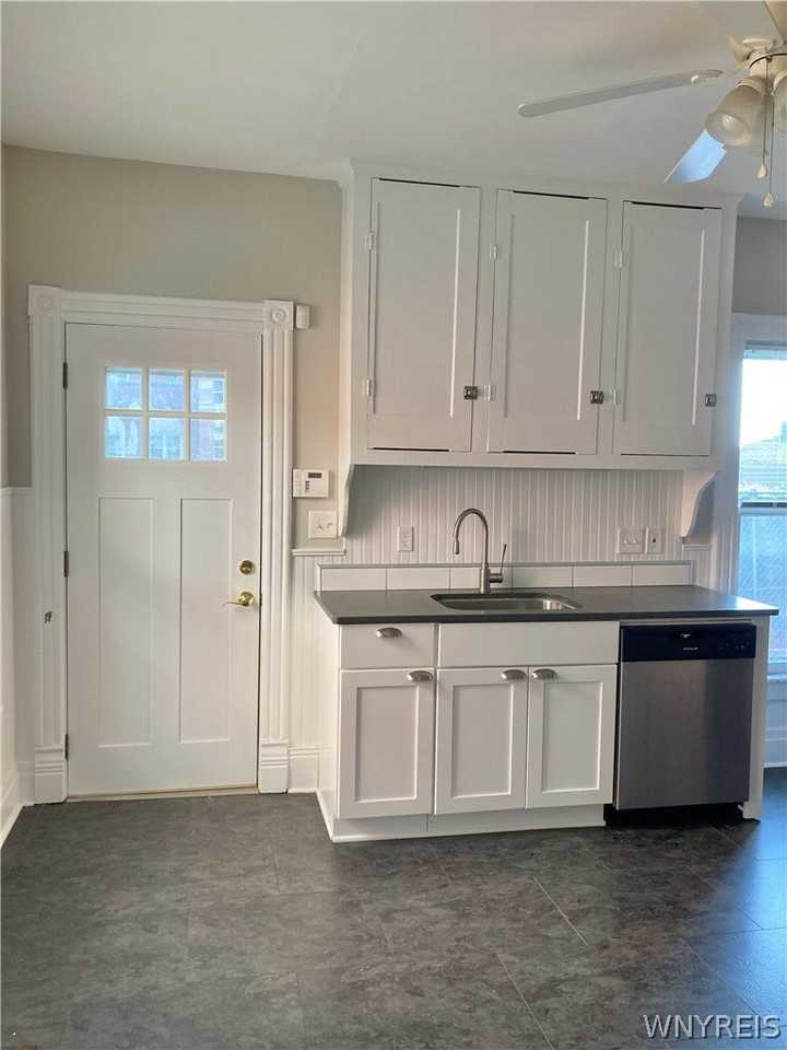 62 Trinity Pl - Photo 7 of 13