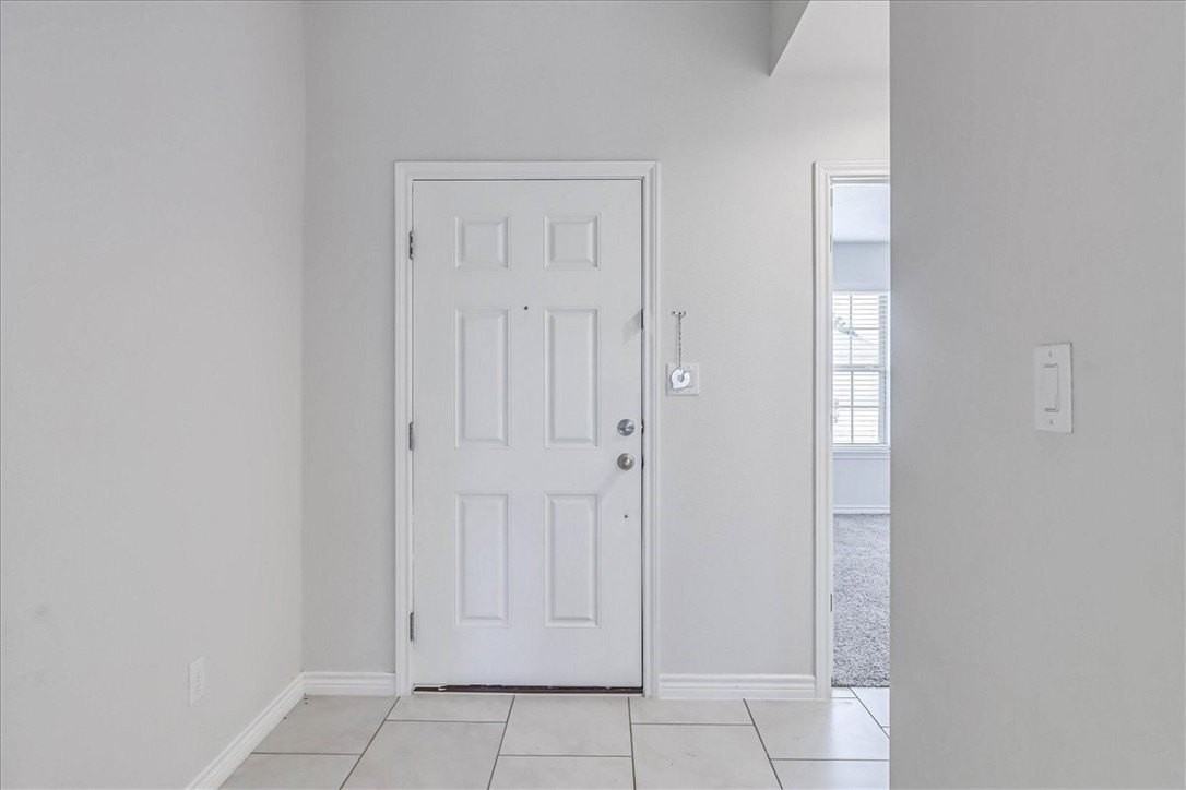 3913 Jayden Dr - Photo 3 of 40