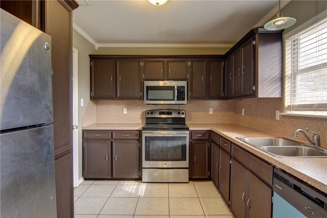 5825 Skylark - Photo 2 of 26