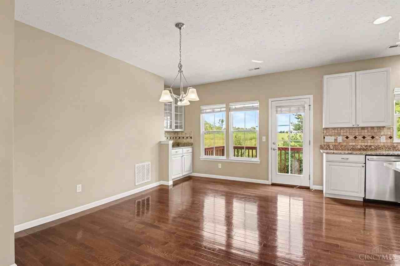 6164 Village Center Ave - Photo 5 of 31