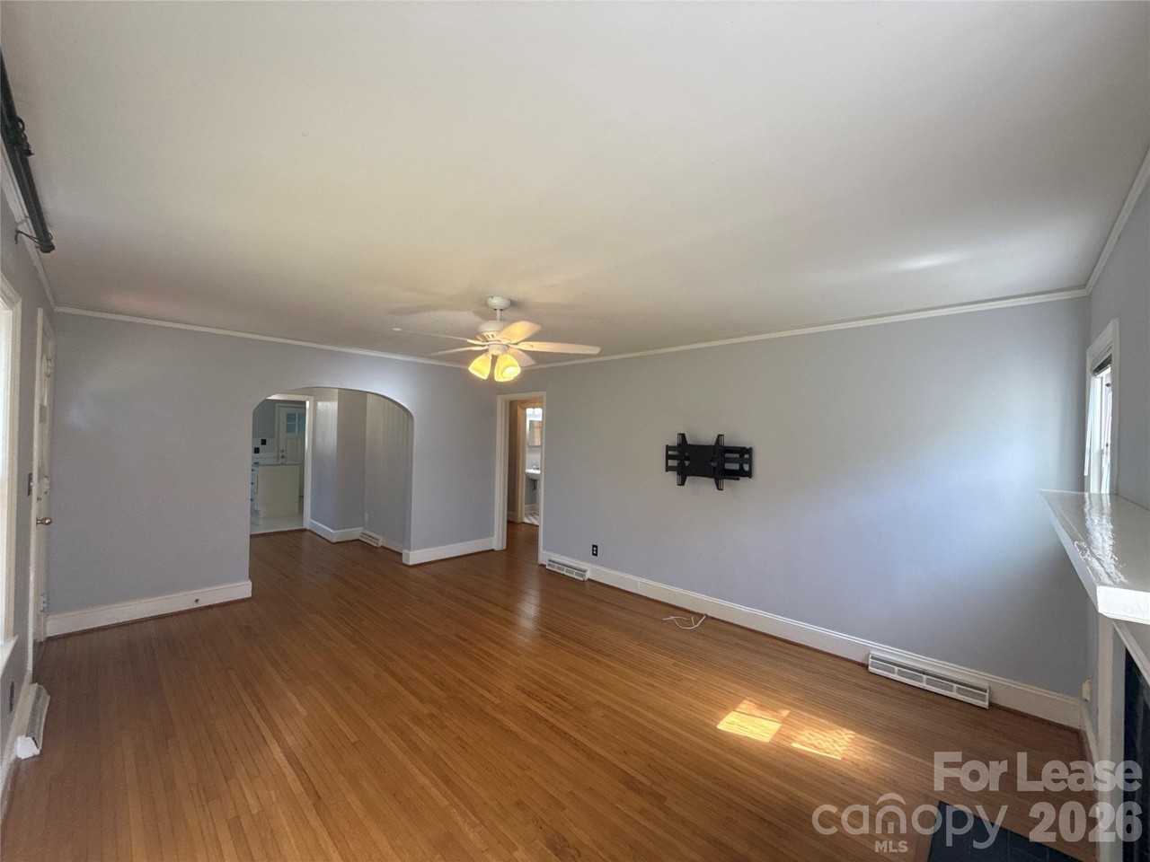 4223 Craig Ave - Photo 3 of 21