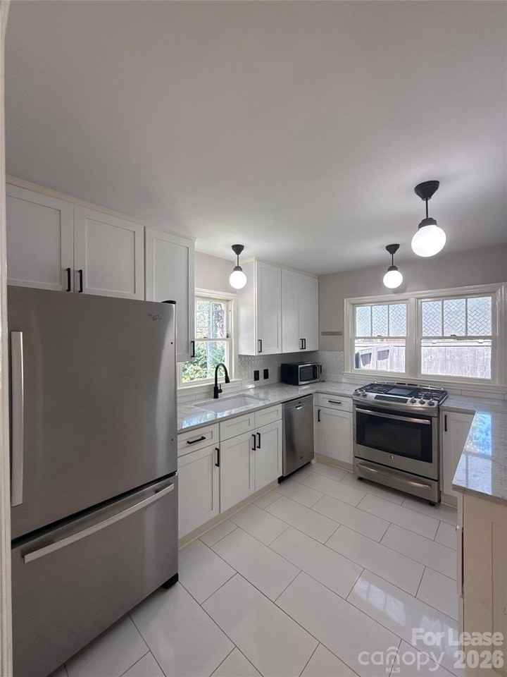 4223 Craig Ave - Photo 6 of 21