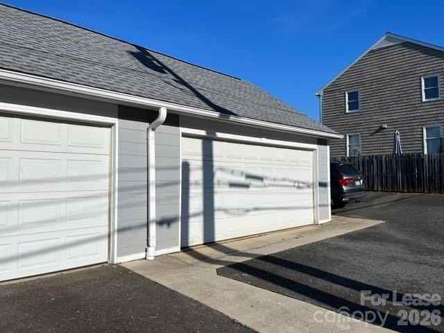 1907 Charlotte Dr - Photo 6 of 36
