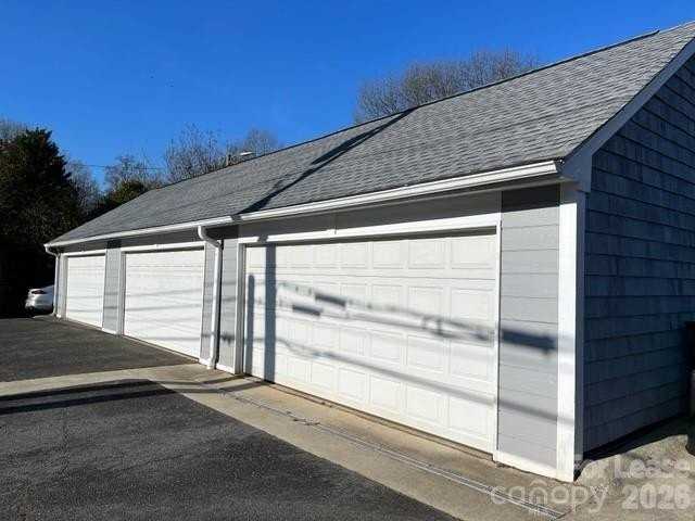 1907 Charlotte Dr - Photo 7 of 36