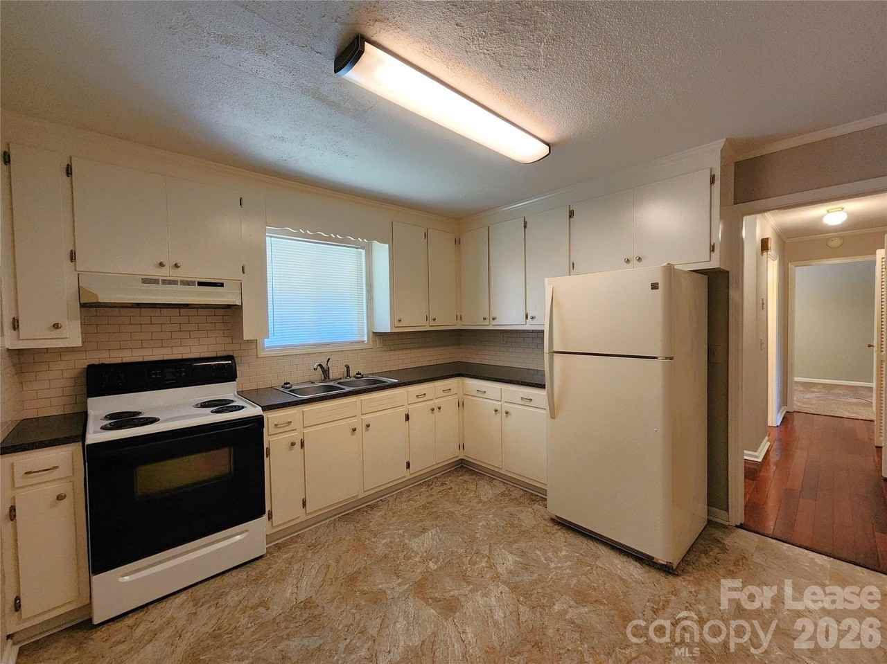 104 Johnson Dairy Rd - Photo 4 of 15