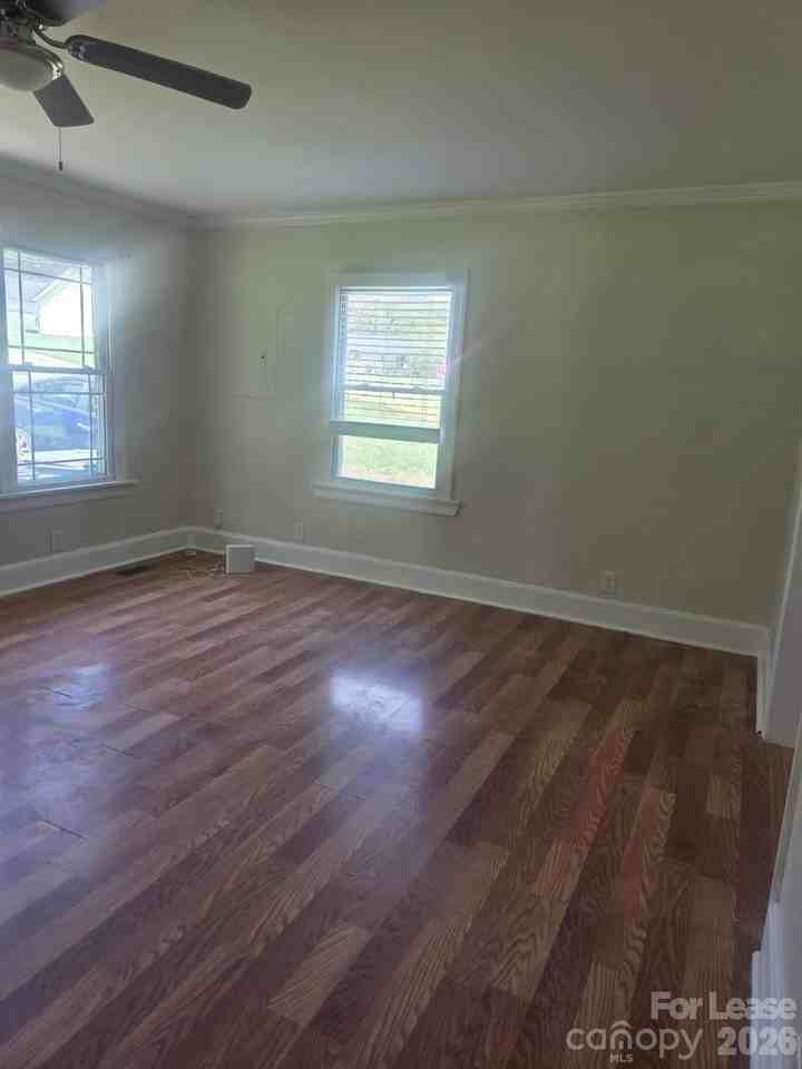 1010 E Harrison Ave - Photo 4 of 7