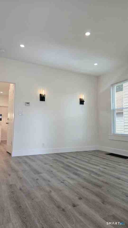 14 Meadow St #2 - Photo 3 of 15