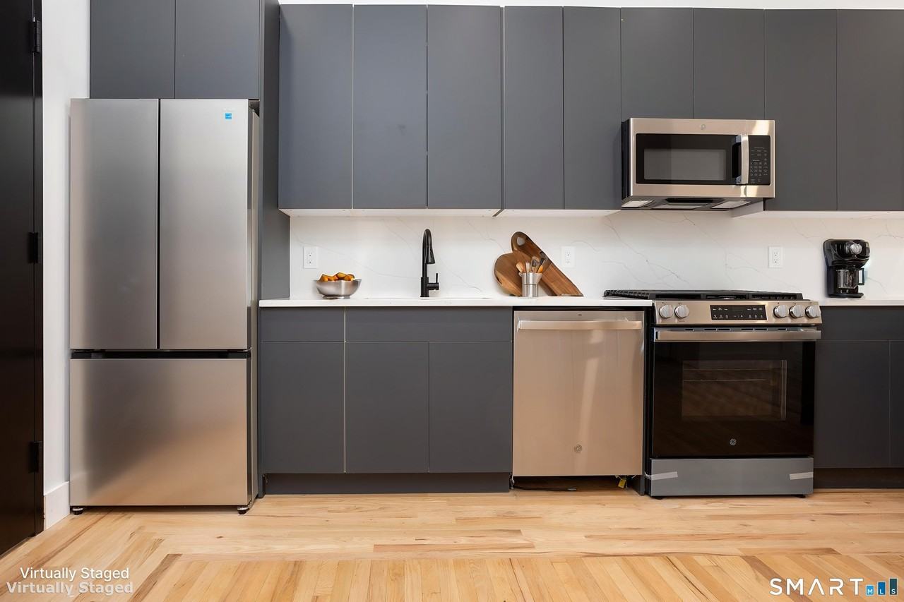 10 Commerce St #2R - Photo 2 of 14