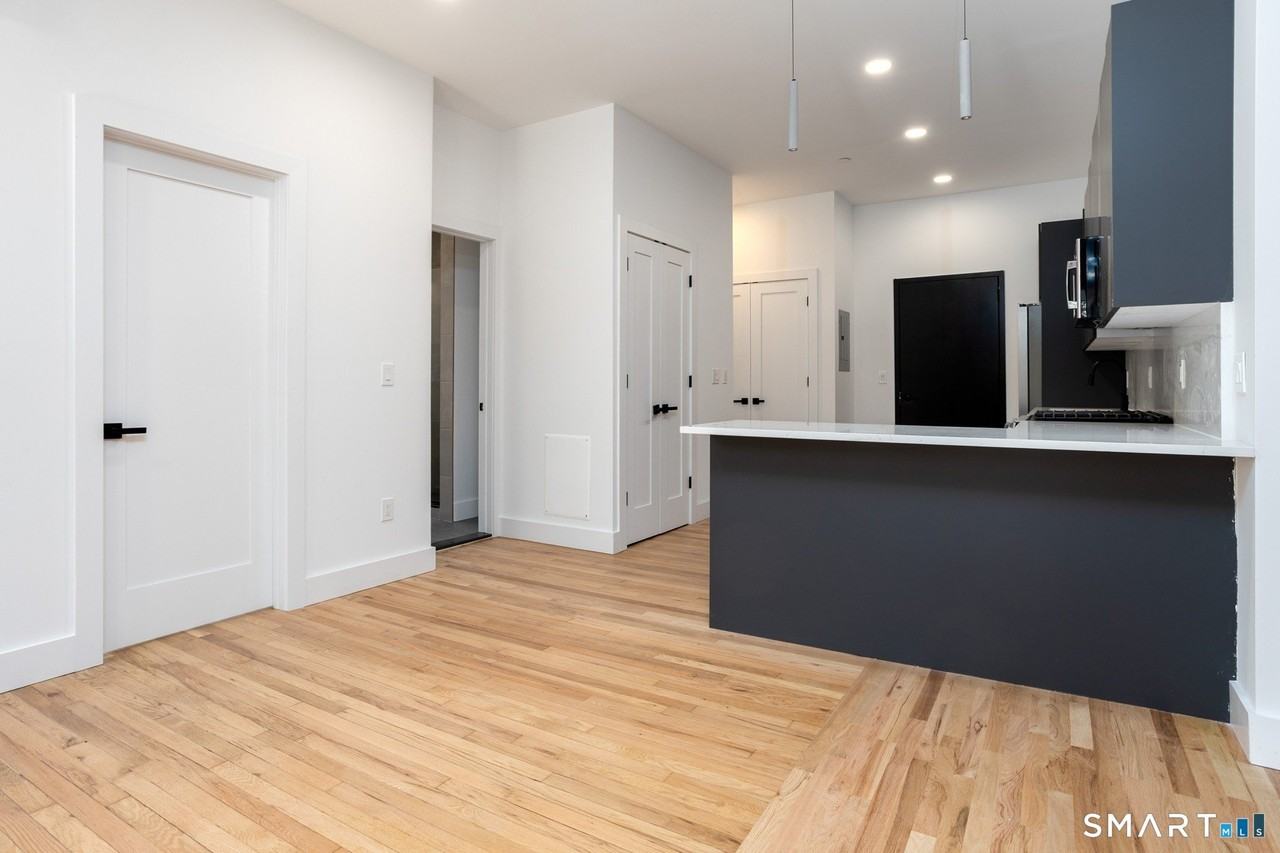 10 Commerce St #2R - Photo 6 of 14