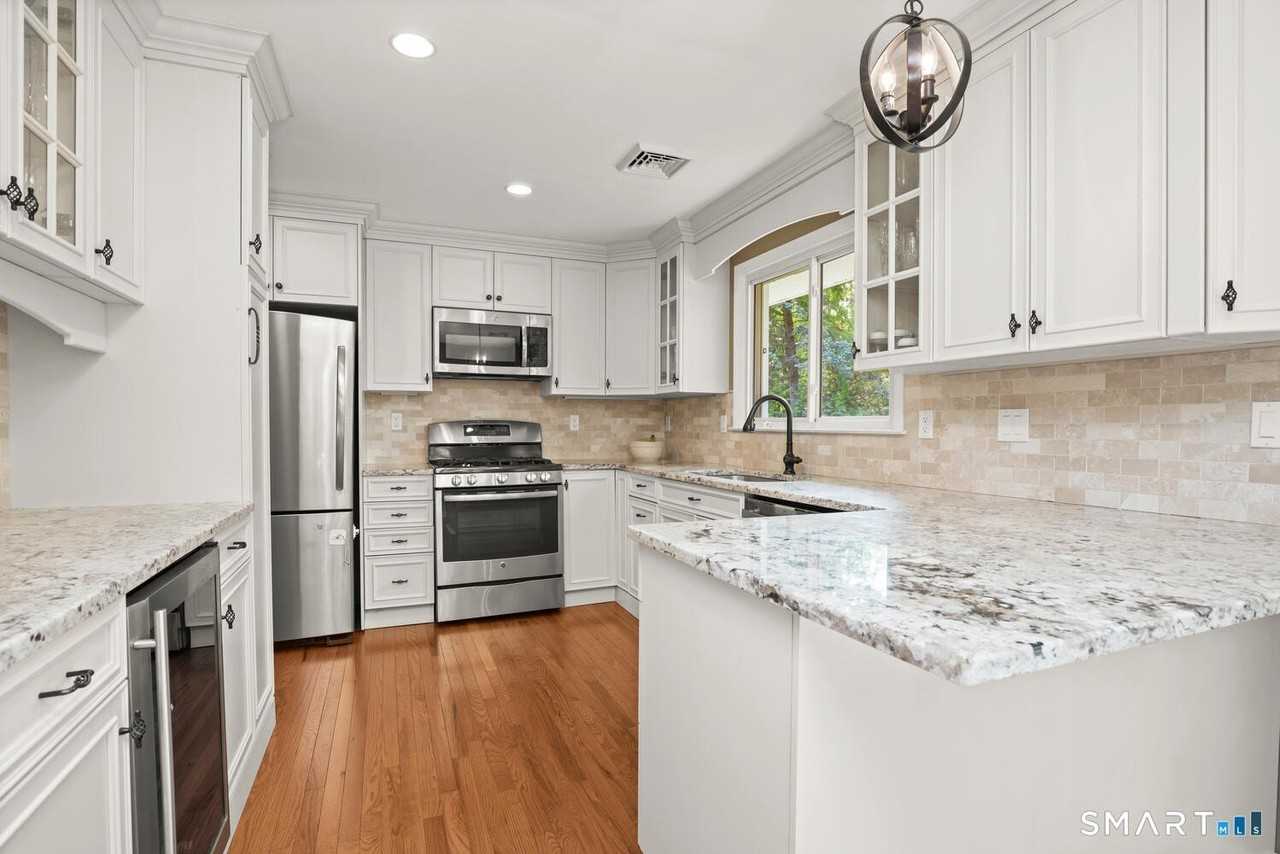 10 Macarthur Rd - Photo 5 of 14