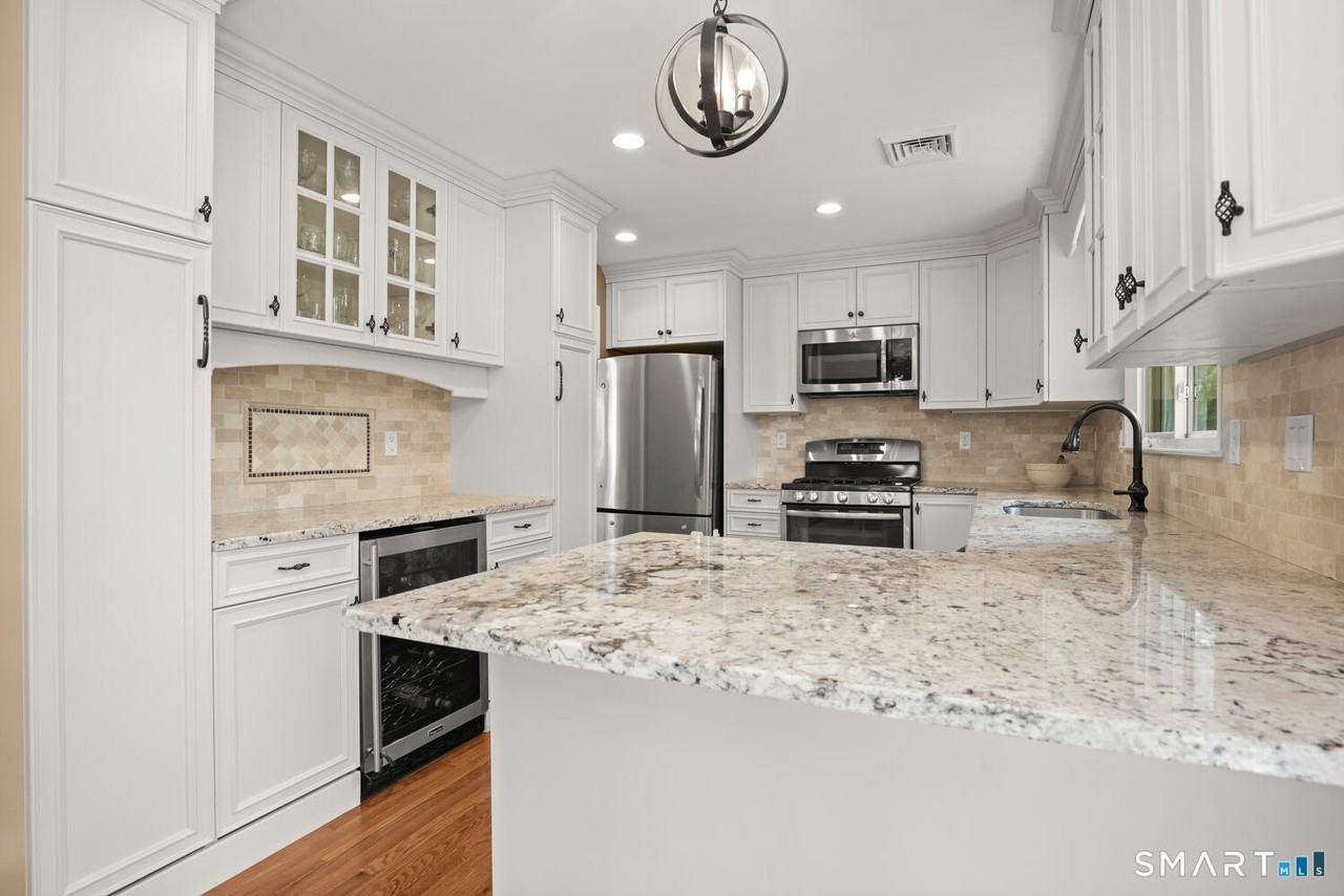 10 Macarthur Rd - Photo 6 of 14