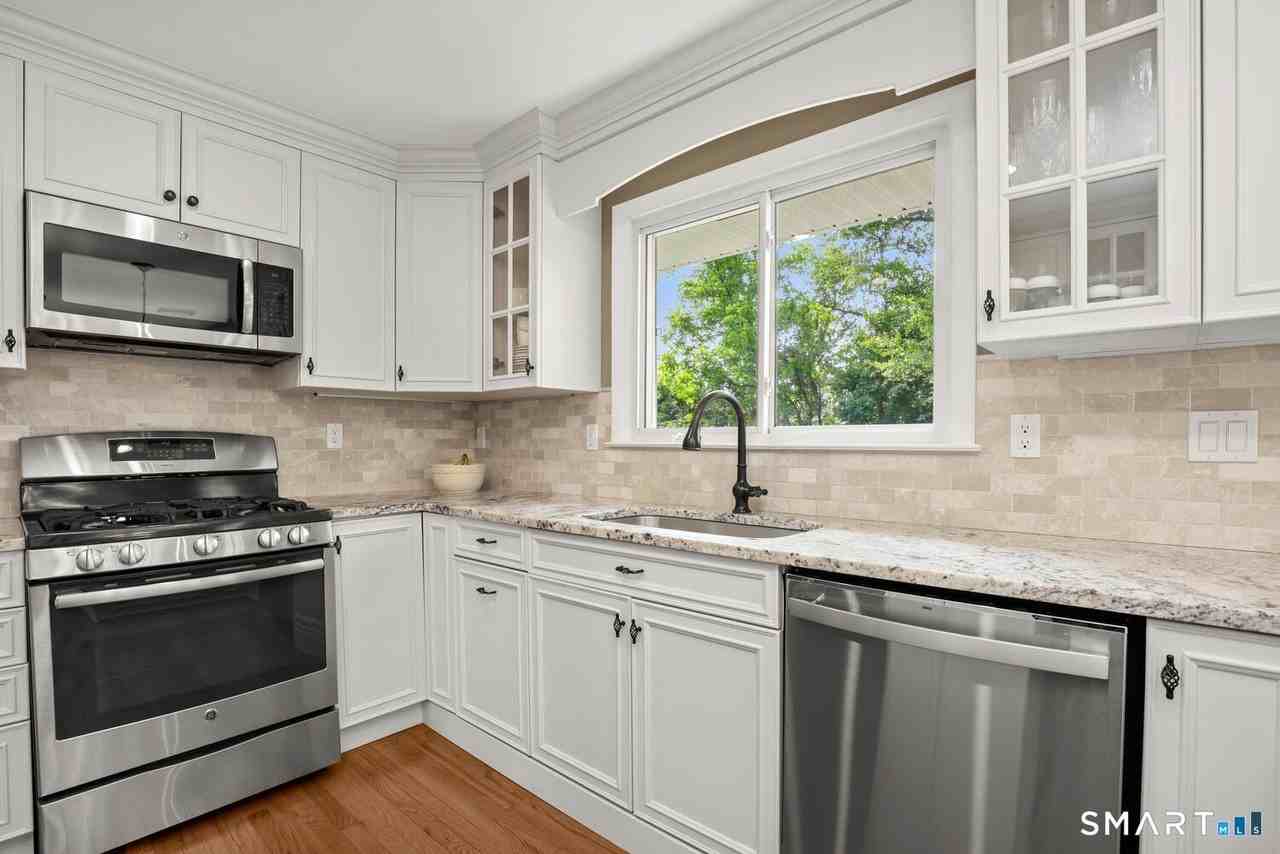 10 Macarthur Rd - Photo 7 of 14