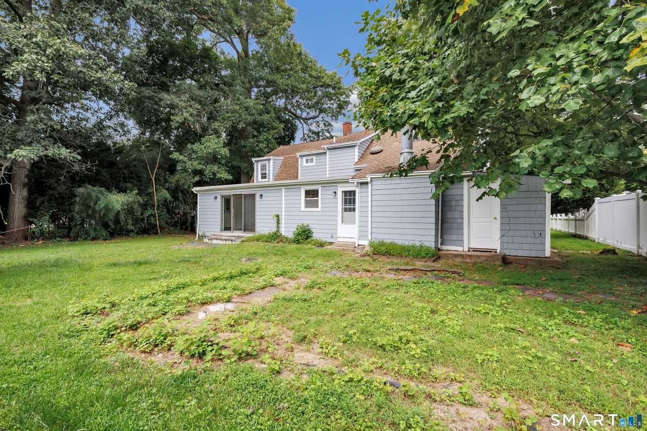 7 Richards Ln - Photo 2 of 37