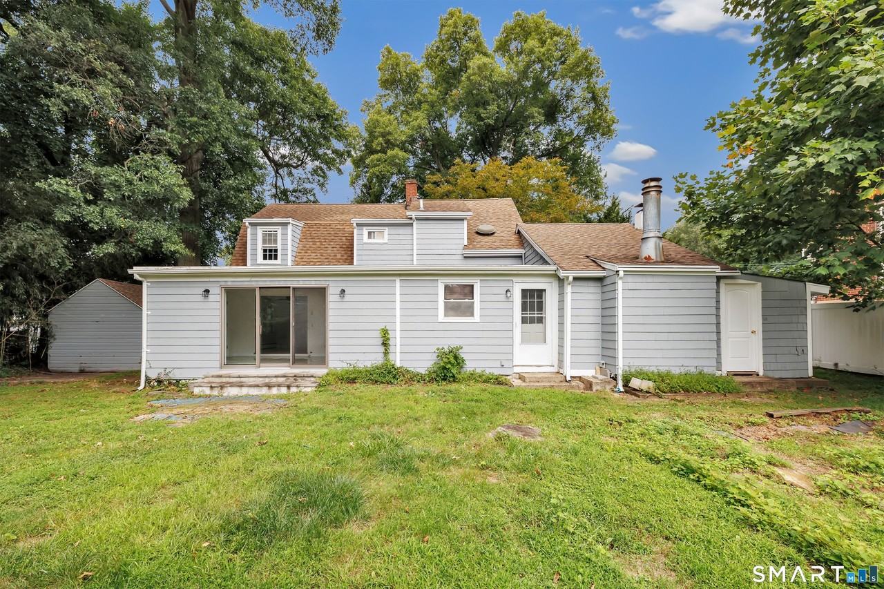 7 Richards Ln - Photo 3 of 37