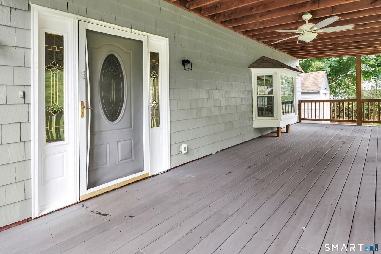 7 Richards Ln - Photo 6 of 37