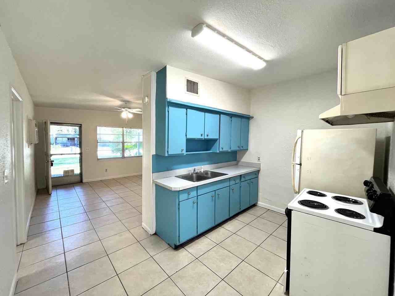 107 Mayfair Cir - Photo 6 of 16
